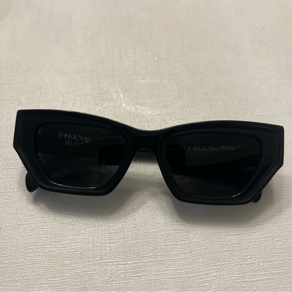 Eternal Blue black frames main image 3